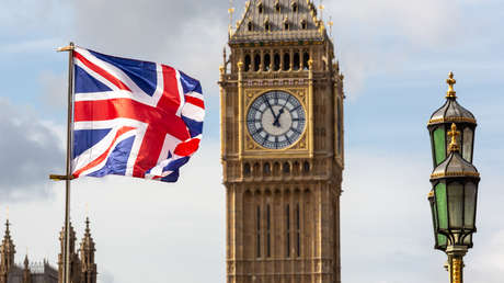 Medvédev amenaza a Londres con confiscar "activos de la Corona británica"