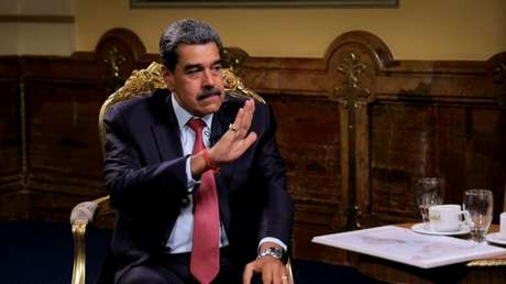 Maduro detalla a RT cómo la oligarquía colombiana transmutó a una "narcotraficante"