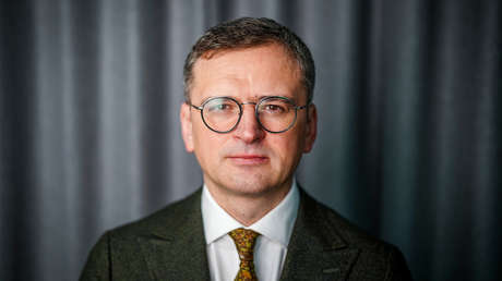 "Complot en un manicomio": Zajárova comenta la supuesta "huida" del excanciller ucraniano de su país