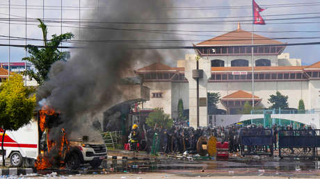 Reportan evacuación de ministros en Nepal en medio de las violentas protestas