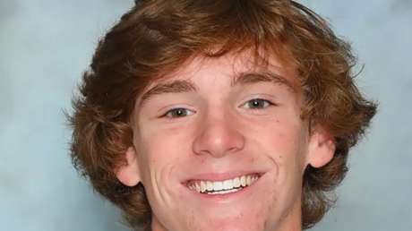 Golfista prodigio de 17 años muere misteriosamente tras desplomarse durante una broma escolar