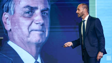 Fiscalía de Brasil acusa al hijo de Bolsonaro por pedir sanciones de EE.UU.