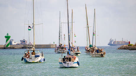 Atacan con drones a la flotilla que va a Gaza con comida para romper el bloqueo israelí