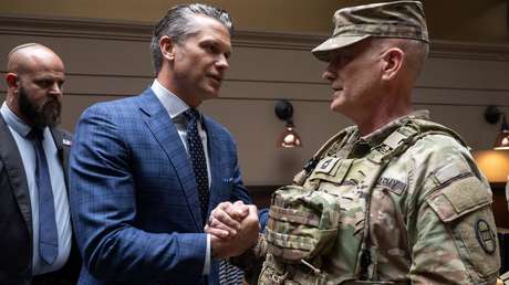 La agenda detrás de la reunión urgente convocada por el secretario de Guerra de EE.UU.