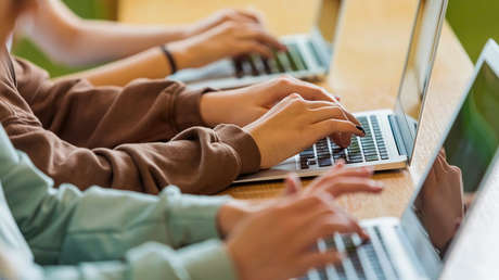 Portal ucraniano incluye a dos niños rusos en su lista negra por "violación deliberada de la frontera"