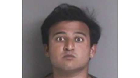 Localiza a un delincuente sexual y lo apuñala hasta la muerte por diversión