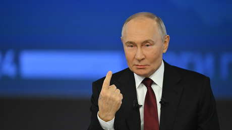 Putin a quienes buscan la derrota de Rusia: "Quisiera responder con un gesto, pero hay muchas damas aquí"