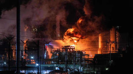 Una gran explosión sacude una de las refinerías más grandes de EE.UU. (VIDEOS)