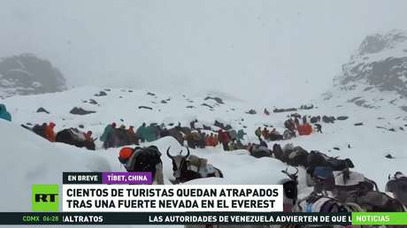Cientos de turistas quedan atrapados en el Everest