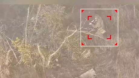 Soldado ruso se enfrenta en combate a 5 ucranianos y los vence (FUERTE VIDEO)