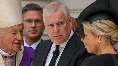 El príncipe Andrés renuncia a sus títulos reales por sus vínculos con Epstein