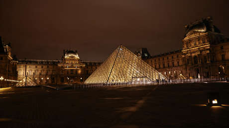 Roban el Museo del Louvre