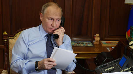 Politico: La llamada de Putin cambió la postura de Trump sobre Ucrania