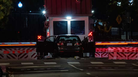 Estrellan un automóvil contra barrera de seguridad de la Casa Blanca