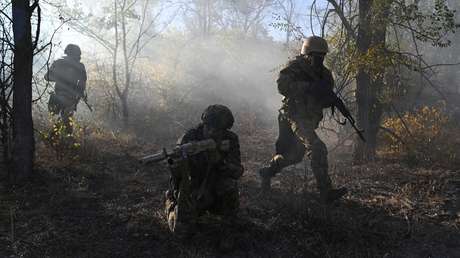 Más de 10.000 militares ucranianos rodeados: jefe del Estado Mayor reporta a Putin la situación en el frente