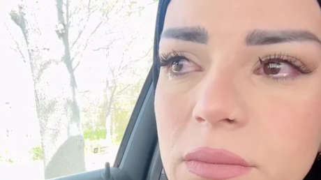 Estrella de TikTok abandona Europa para volver a Siria por banderas LGBT en la escuela de sus hijos