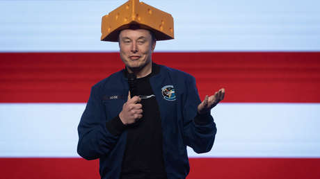 Elon Musk promete que hablará sobre la existencia de extraterrestres