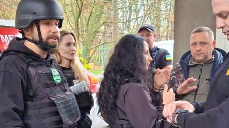 Telegraph: La visita sorpresa de Angelina Jolie "enfureció" al régimen de Kiev