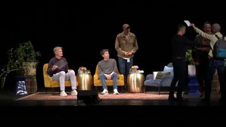 El CEO de OpenAI recibe una citación judicial en medio de una conferencia (VIDEO)