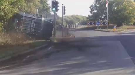 VIDEO: Momento en que un pedófilo estrella su coche por no querer enfrentarse a la justicia