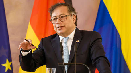 Petro responde a la Defensoría: "Si se suspenden los bombardeos, los capos reclutarán a más niños"