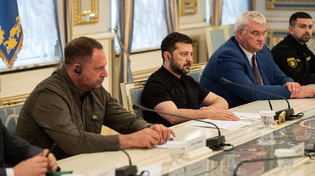 Rusia: Autoridades ucranianas son "una banda de ladrones corruptos" que se benefician del conflicto