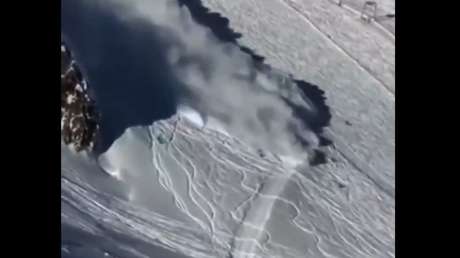 VIDEO: Aterradora avalancha sepulta a esquiadores