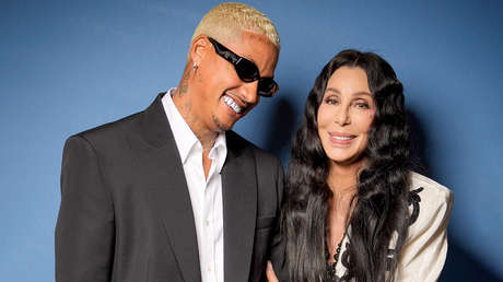 Reportan que Cher tiene intención de casarse con su novio 40 años menor