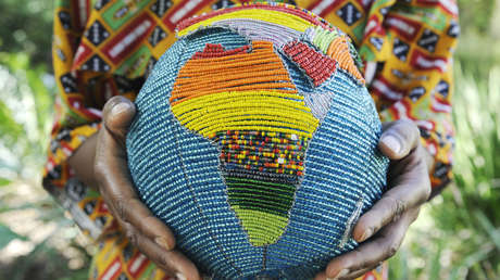 África en pie y el sonido del silencio