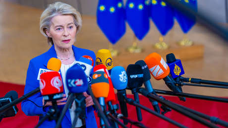 Von der Leyen 'mantendría cerradas las puertas' de cumbre hasta alcanzar solución sobre fondos para Ucrania
