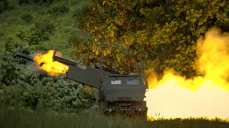 Trump firma el astronómico presupuesto militar de EE.UU.