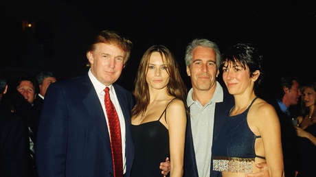 Revelan una foto de Epstein con una misteriosa mujer y un cheque gigante firmado por Trump