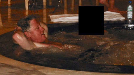 Más FOTOS de Clinton con mujeres en la reciente revelación de los archivos de Epstein