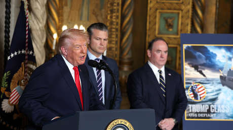 Trump anuncia la construcción de tres nuevos portaviones