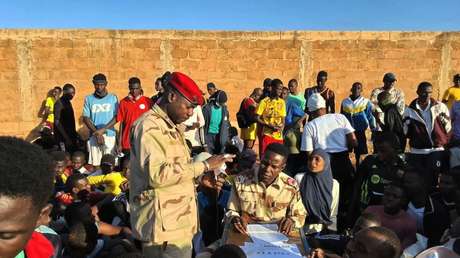 FOTOS: País vecino de Nigeria se prepara para la movilización general tras ataques de EE.UU.