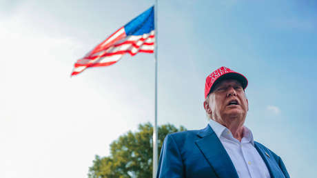 Trump afirma que siguió la agresión contra Venezuela desde su mansión en Florida