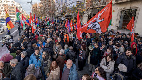"¡Fuera yanquis de América Latina!": Protesta frente a la Embajada de EE.UU. en Madrid (VIDEOS)
