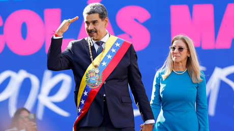 "Si se van a llevar a Nicolás, que me lleven a mí también": Cabello cuenta cómo Cilia Flores "se plantó" ante tropas de EE.UU.