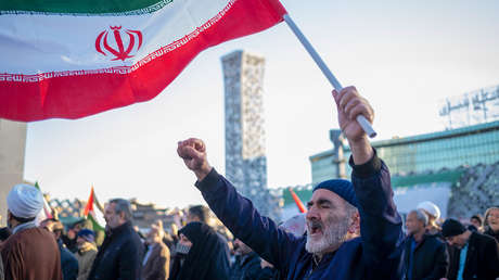 VIDEOS: Miles de iraníes apoyan al Gobierno y protestan contra la violencia organizada desde el extranjero