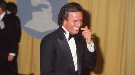 Encierros, control y sexo bajo coerción: el infierno en el 'paraíso caribeño' de Julio Iglesias