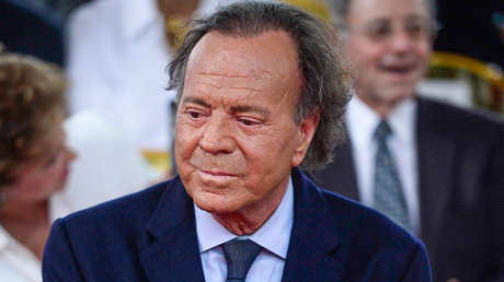 "El ginecólogo nos chequeó todo": Detalles impactantes del escándalo de agresión sexual que salpica a Julio Iglesias
