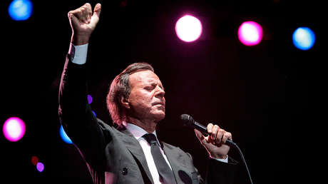 Julio Iglesias prepara una respuesta "clara y contundente" ante las denuncias de abuso sexual