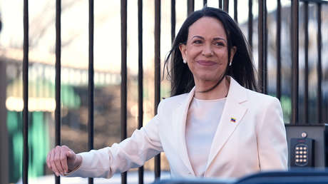 Trump: "María me entregó su Premio Nobel de la Paz" (FOTO)