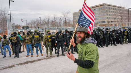 "Le encantan los premios": Presentador propone solución para que Trump frene disturbios en Mineápolis
