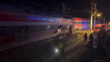 PRIMERAS IMÁGENES: Así ha quedado un tren de alta velocidad que descarriló en España