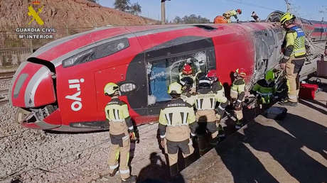 Revelan audios del maquinista tras el choque de trenes de alta velocidad en España