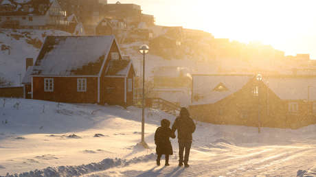 Cómo es la vida en el "pedazo de hielo" ansiado por Trump