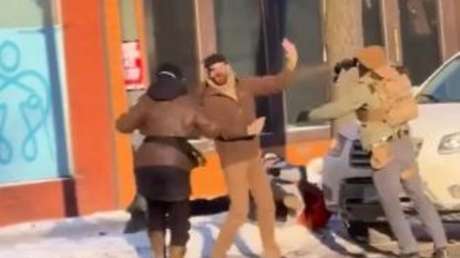 El hombre asesinado en Mineápolis por el ICE fue rociado con gas pimienta antes de ser disparado (VIDEO)