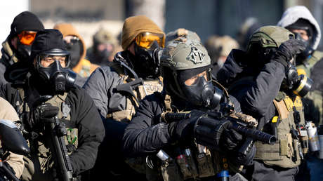 Testigo: Agentes del ICE en Mineápolis contaban heridas de bala de su víctima en lugar de prestarle ayuda