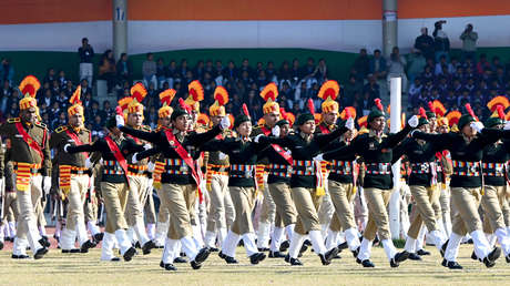 VIDEO: La India exhibe camellos y ponis a la par de su poderío militar en el Día de la República